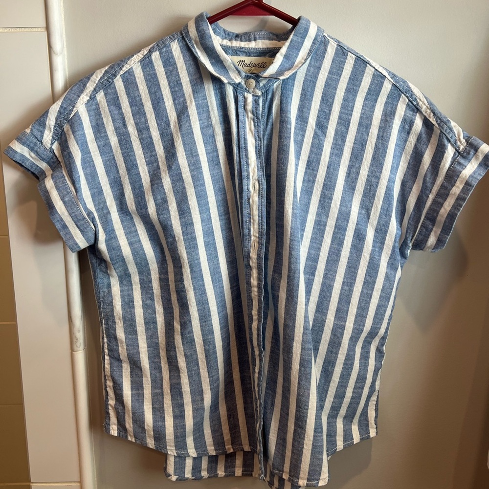 Madewell cropped button-down shirt in soft blue stripes size S